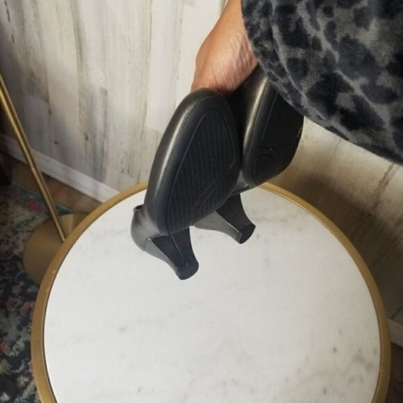 Easy Street Pewter Fabulous Classic Pump Narrow Width - Picture 7 of 8